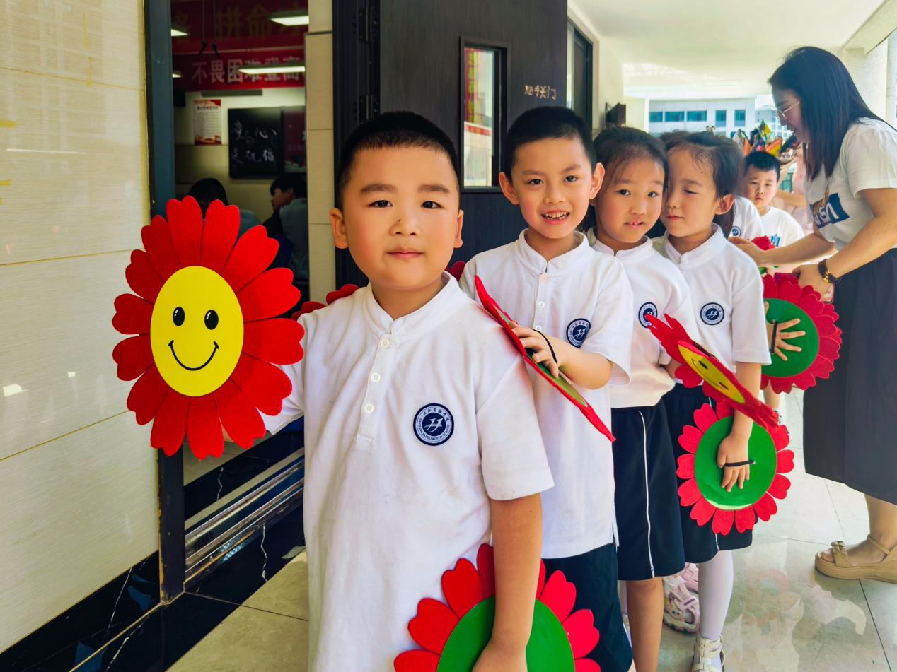 萌娃助力 冲刺中考 | 汉实幼儿园小朋友为九年级学子中考送祝福