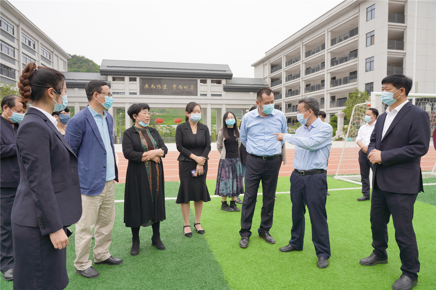 市人大常委会副主任刘学勤一行来我校视察工作